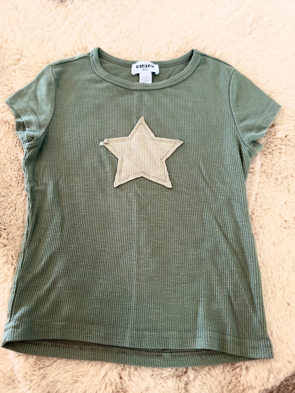 Tilly’s RSQ Olive Green Ribbed Tee with Cream Star Applique